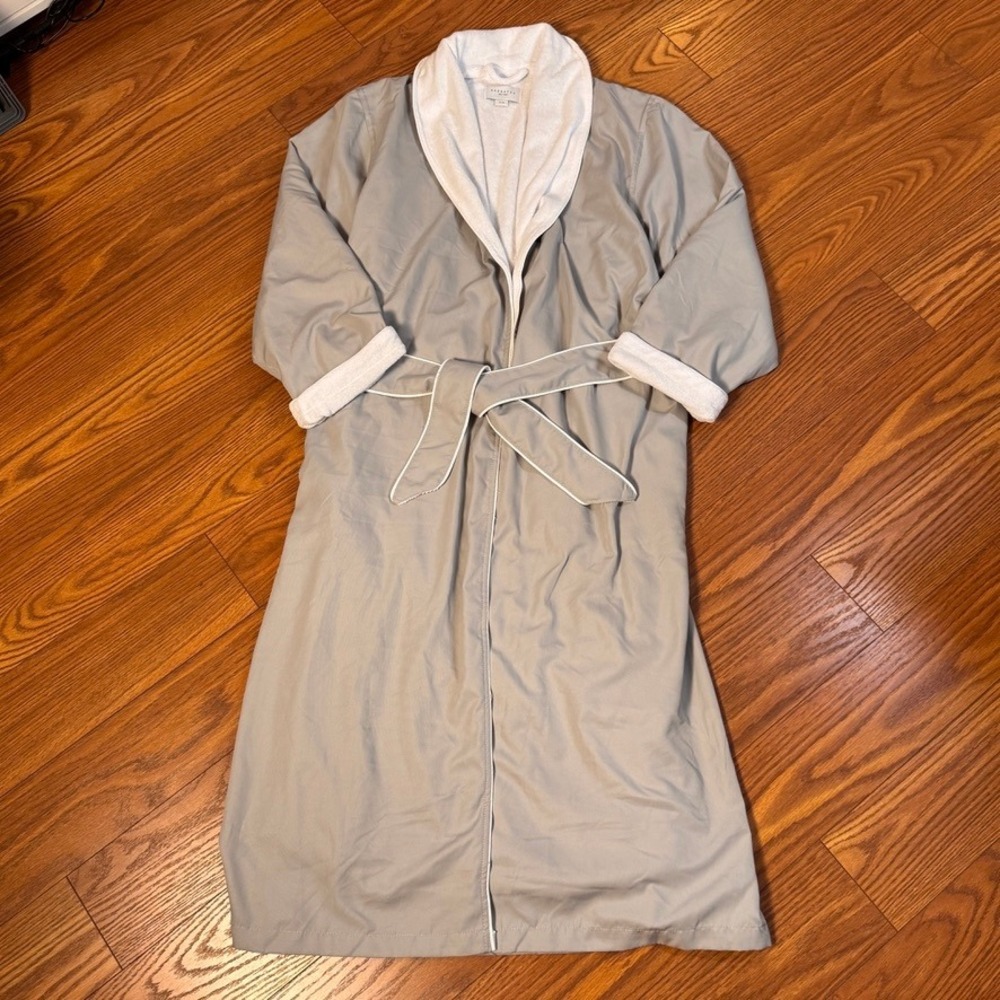 Kassatex New York Microfiber Terry Cloth Spa Robe Grey White S/M Shawl Collar